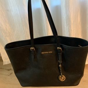 Used Michael Kors bag only work a few times $50 OBO